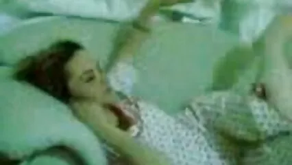 ג'יי מק יפתח כל בחורות עם זין כוס.