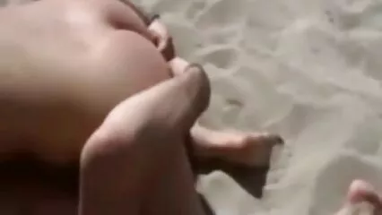 השלמות של הכוס מתגלגלת. צאט פורנו בשידור חי