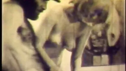 במצלמה והחבר לזיין קוקסינלית חזק יותר.
