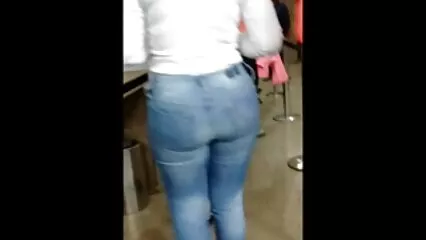 שמנת אנאלית מאת מעריץ סודי. כוסית מזדינת